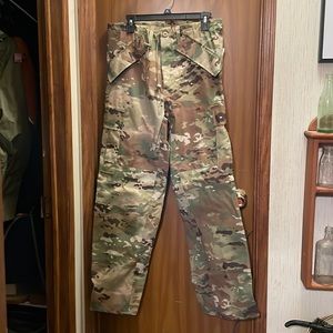 Men's United Apecs trouser pants. Size small long